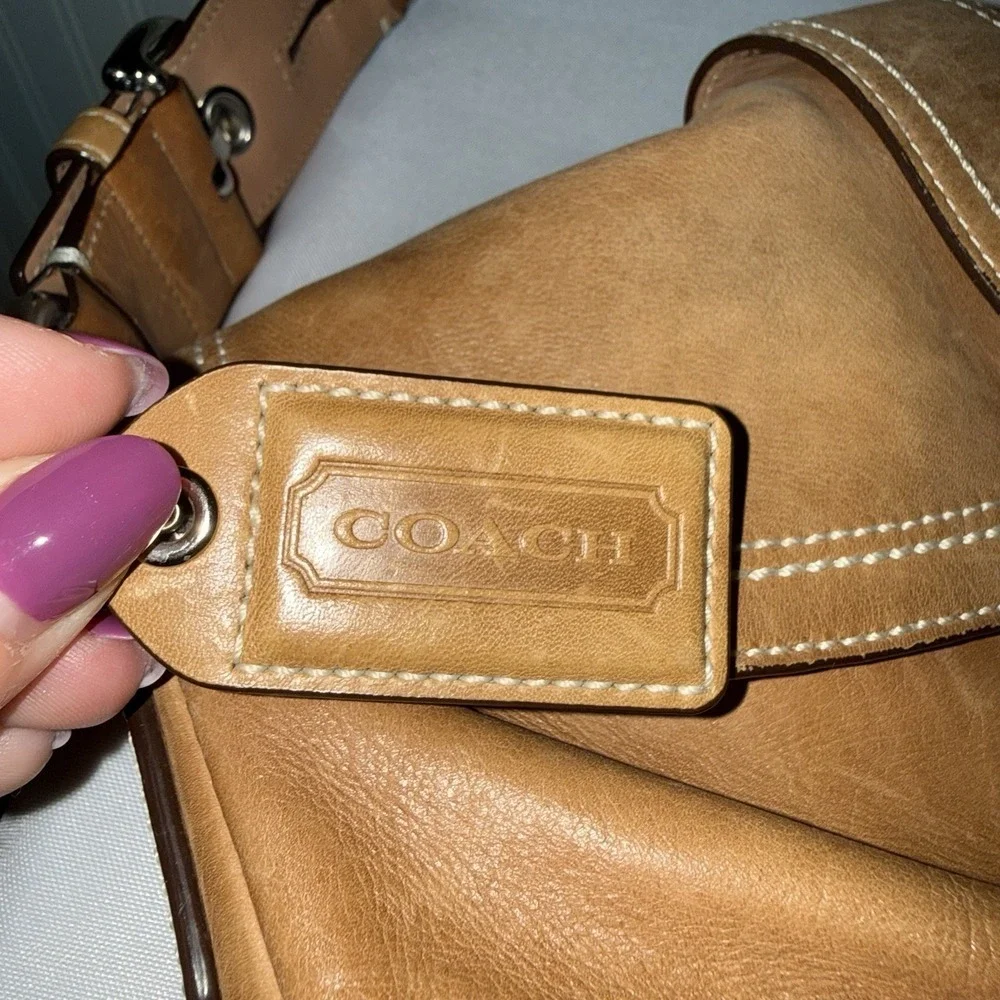 Vintage Coach British Tan Brown Soho Leather Buckle Shoulder Bag Purse 10578